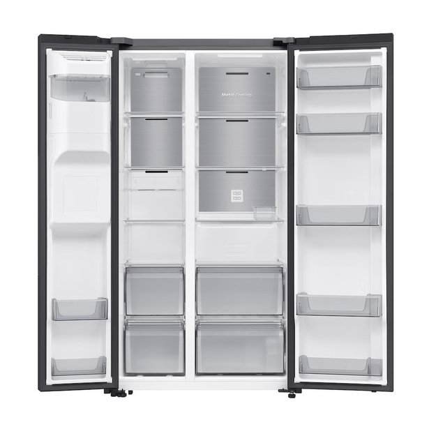 Side by side &scaron;aldytuvas Samsung RS90F Basic, RS70F64KEBEO