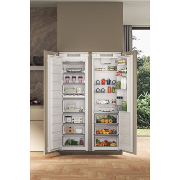 Whirlpool Refrigerator | WHSD18A013D1 | Energy efficiency class E | Built-in | Larder | Height 177 cm | Fridge net capacity 306  2