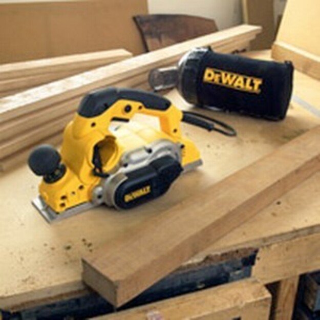 Power planer DeWalt D26500K (82 mm)