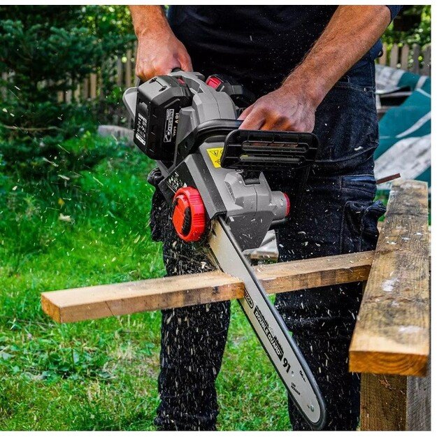 Graphite Energy+ 36V, Li-Ion brushless cordless chainsaw, 14  guide bar