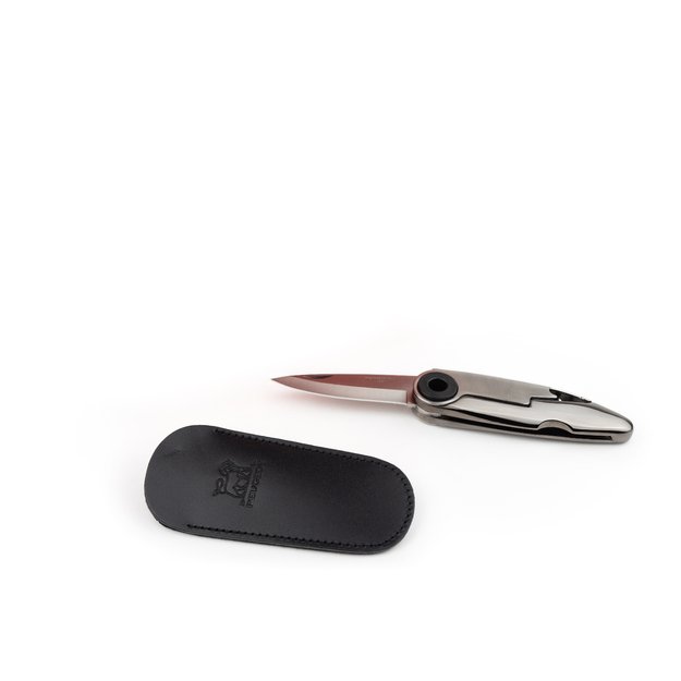 Pocket knife in a leAether sheath