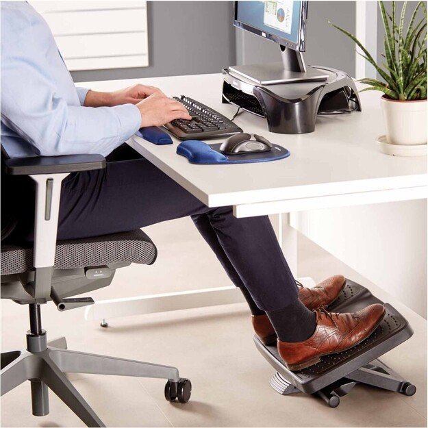 Fellowes Ergonomics Ultimate professional footrest 1