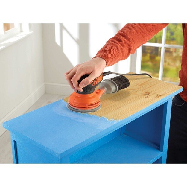 BLACK & DECKER