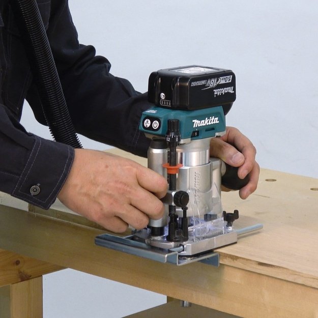 Makita DRT50RTJX2 milling machine