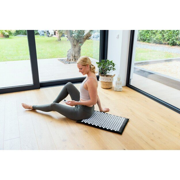 Medisana MM 100 acupressure mat with heating function 4