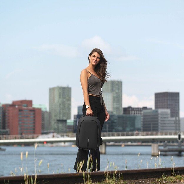 XD DESIGN ANTI-THEFT BACKPACK BOBBY HERO SMALL BLACK P/N: P705.701 2