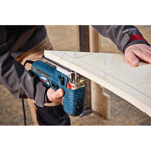 Siaurapjūklis GST 160 CE 800W BOSCH