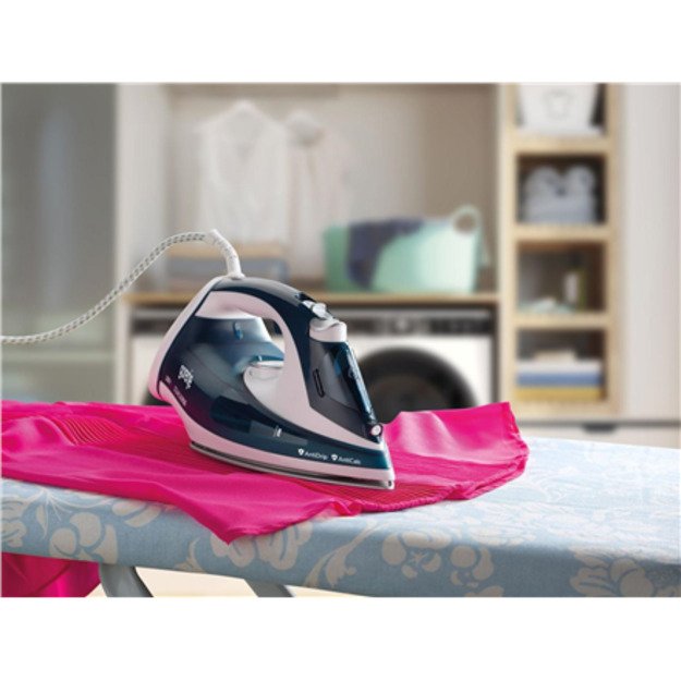 Gorenje | Steam Iron | SIH2200TQC | Steam Iron | 2200 W | Water tank capacity 300 ml | Continuous steam 30 g