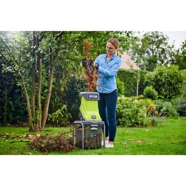 137951 Ryobi 2500W Impact Chopper 2