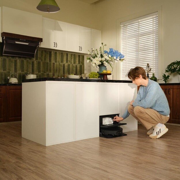 Robotas dulkių siurblys ROBOROCK SAROS 10, juodas