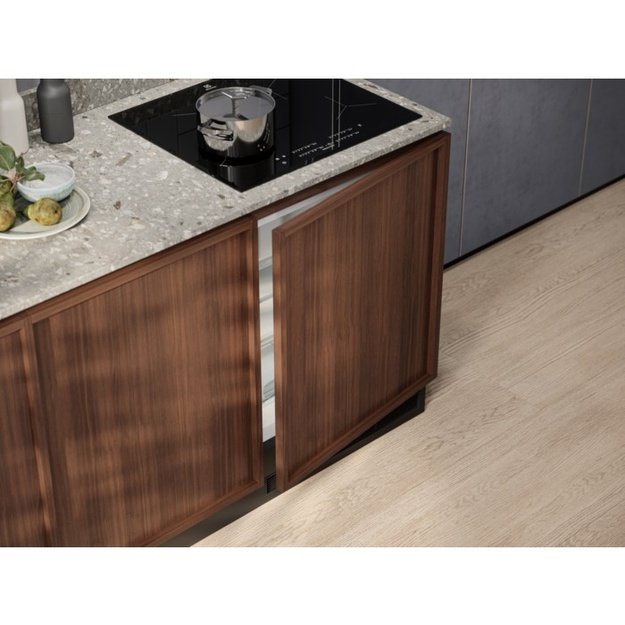 ELECTROLUX LFB3AE82R
