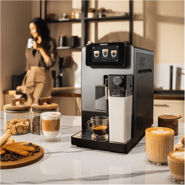 Cecotec Coffee machine | Cremmaet Latte Jar | Pump pressure 19 bar | Automatic | Built-in milk frother | Black
