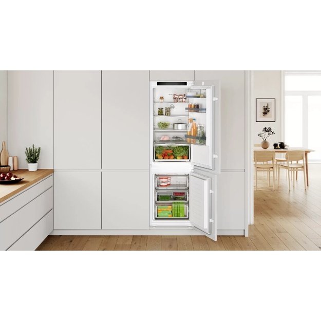 Įmontuojamas &scaron;aldytuvas Bosch KIN86VSE0