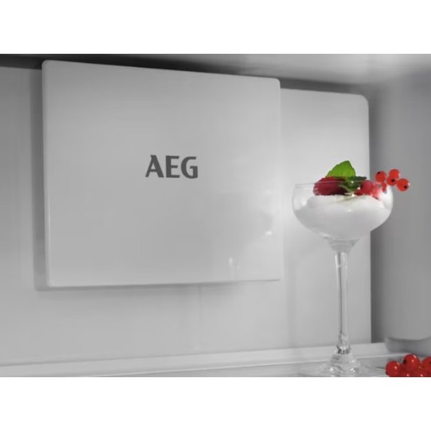 Įmontuojamas &scaron;aldytuvas AEG 6000, NoFrost, TC6MS18FDF