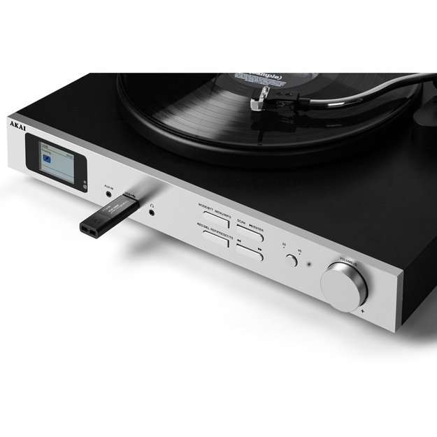 AKAI ATT-500SP Turntable with external speakers