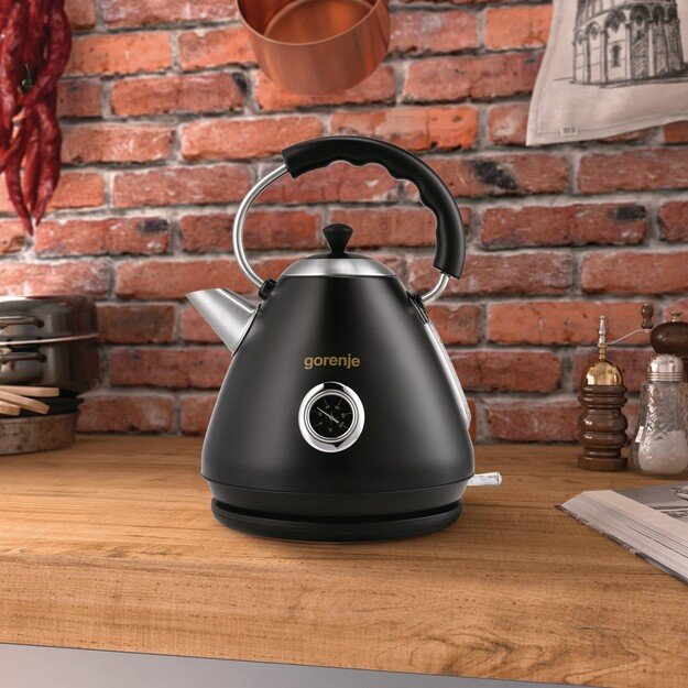 Gorenje | Kettle | K17CLBK | Electric | 2200 W | 1.7 L | Plastic and metal | 360° rotational base | Black