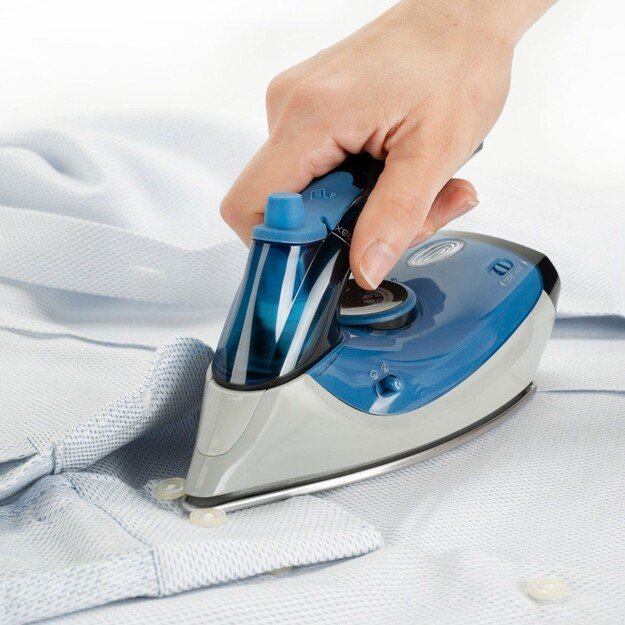 Black and Decker BXIR1000E travel iron 2