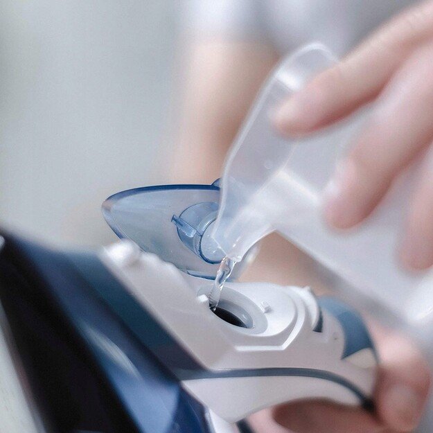 Iron Black+Decker BXIR2402E 1