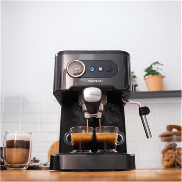 Cecotec Coffee machine | Power Espresso 20 Pro Latte | Pump pressure 20 bar | Built-in milk frother | Semi-automatic | Black | 1