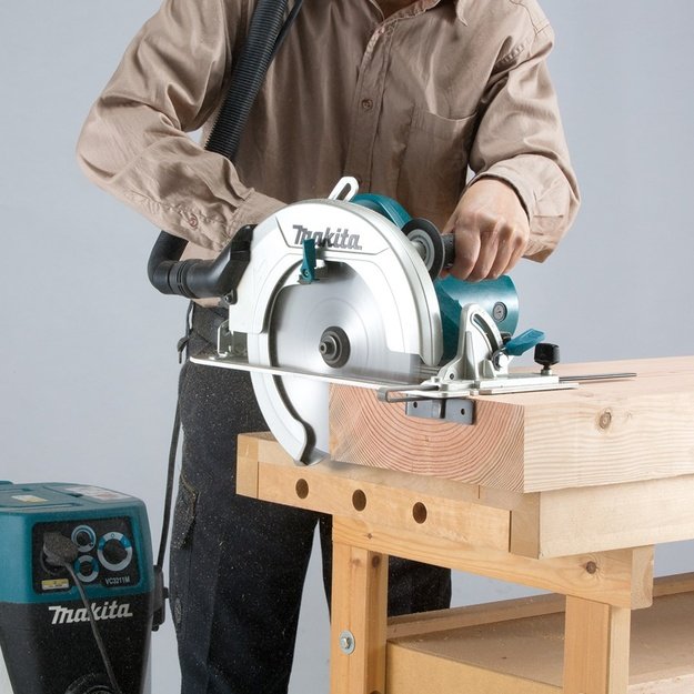 MAKITA. CIRCULAR SAW 270/2100W HS0600 101/71mm