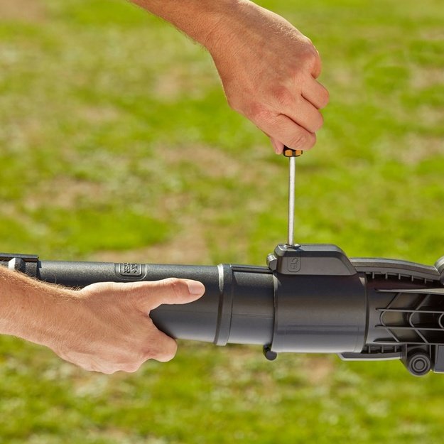 3-in-1 garden vacuum cleaner/blower and shredder/ 2900W,390km
