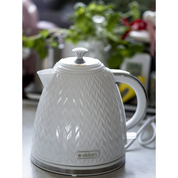 NELA kettle, 1.7 l capacity, 2000 W power, white