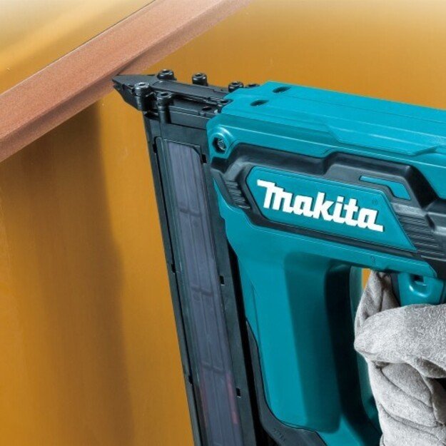 Makita DFN350Z nailer/staple guns 2