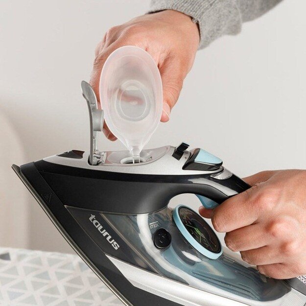 Taurus Geyser Eco Iron 3200 W Black 9