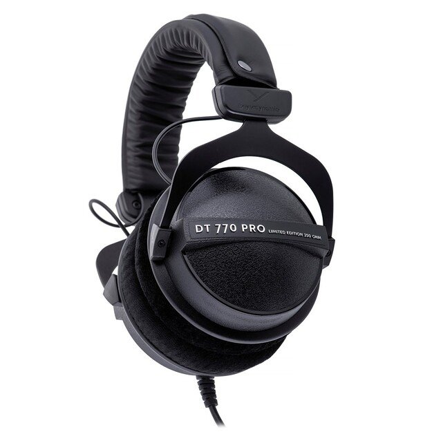 Beyerdynamic DT 770 PRO 250 OHM Black Limited Edition -