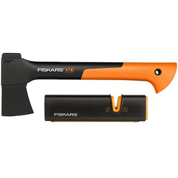 FISKARS AXE X7 - XS + SHARPENER XSHARP SET