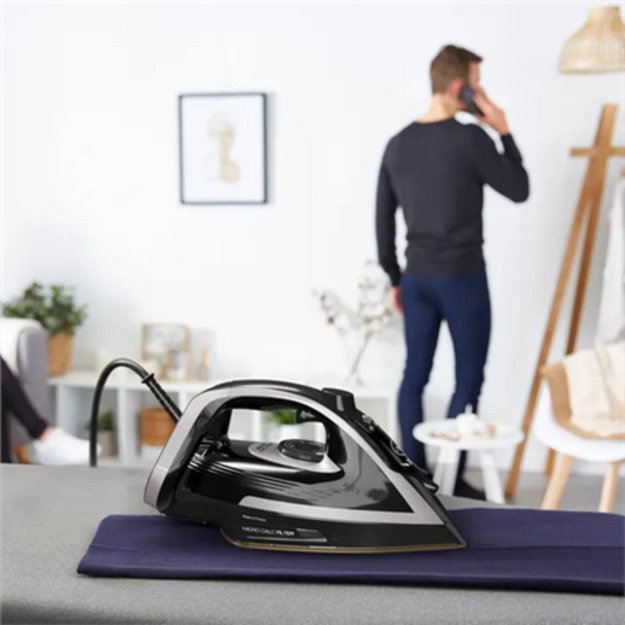 Tefal Puregliss FV8062E0 iron Dry & Steam iron Durilium AirGlide Autoclean soleplate 3000 W Black, Grey