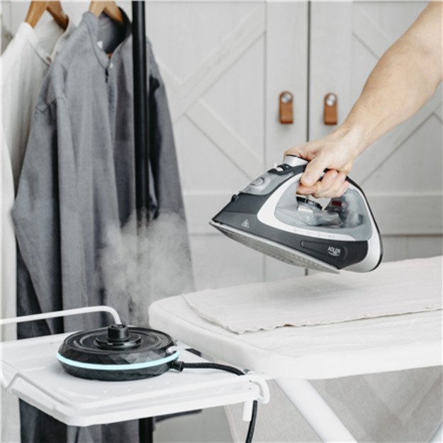 Adler Steam Iron | AD 5043 | Steam Iron | 2800 W | Water tank capacity 300 ml | Continuous steam 30 g