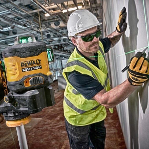 DEWALT. LINE LASER 12/18V GREEN DCE089NG18