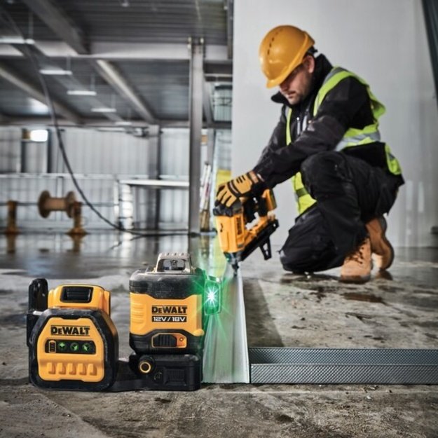 DEWALT. LINE LASER 12/18V GREEN DCE089NG18