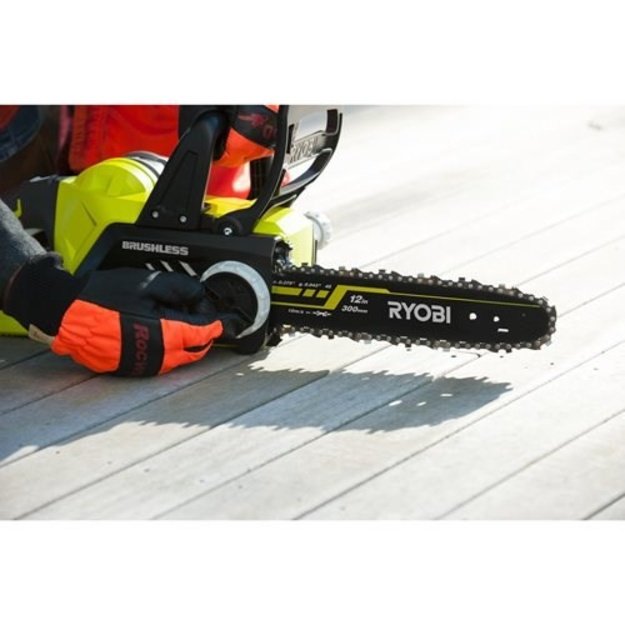 147820 Ryobi 18V Brushless Chainsaw