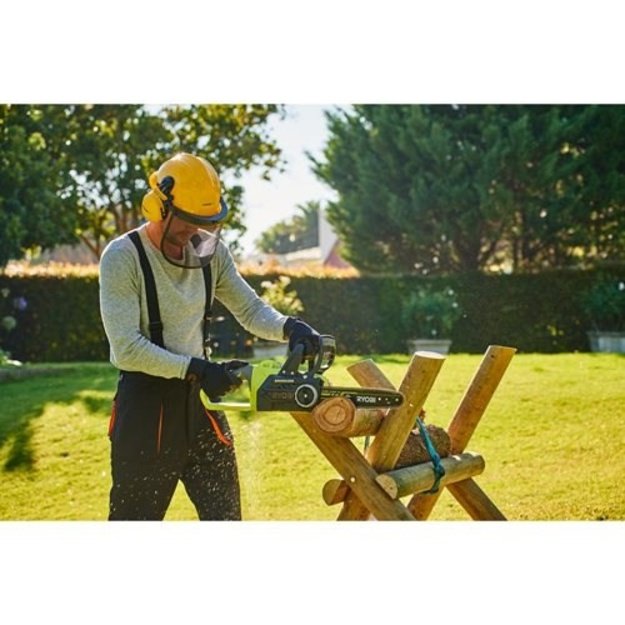 147820 Ryobi 18V Brushless Chainsaw